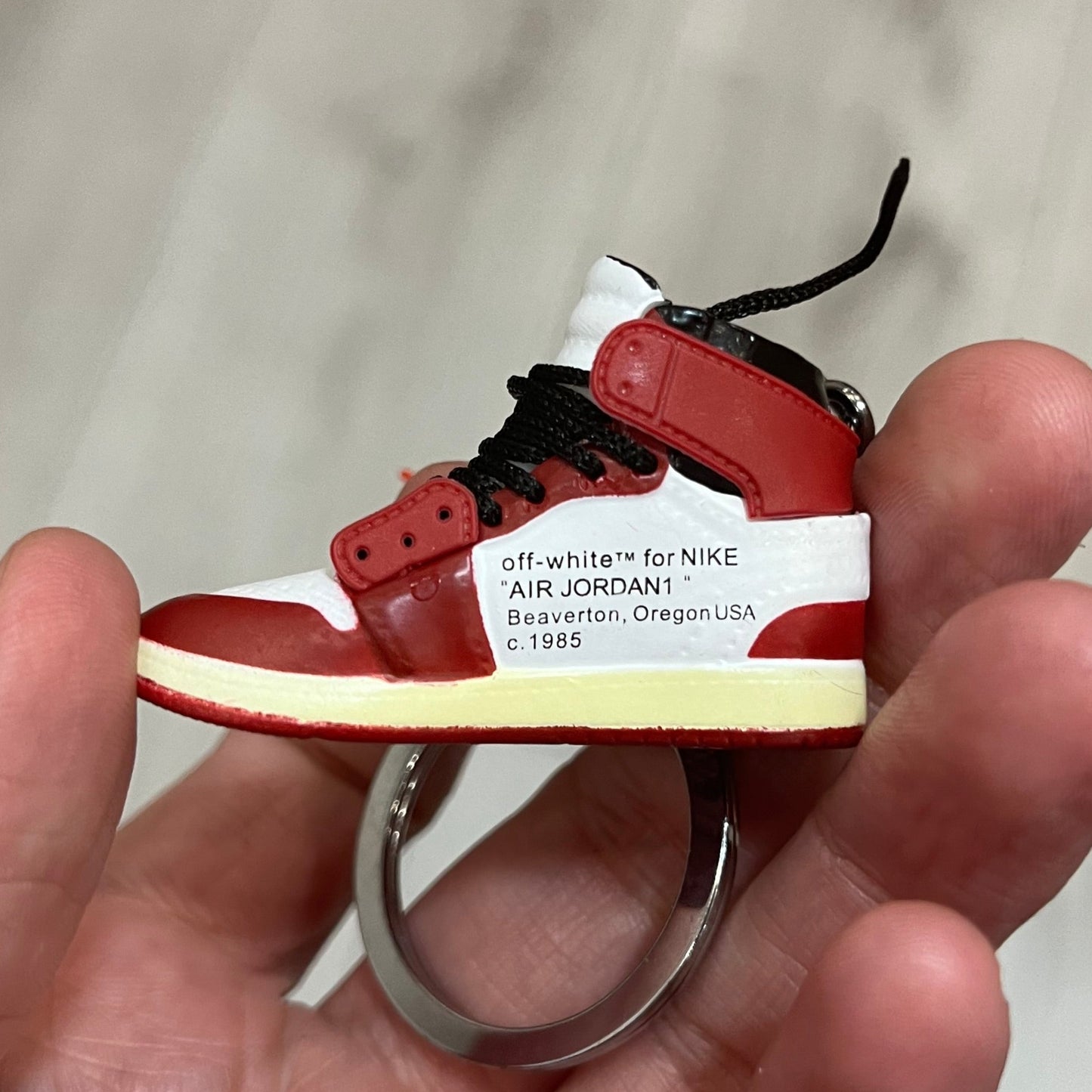Keychai Jordan 1 Retro High x Off-White Chicago