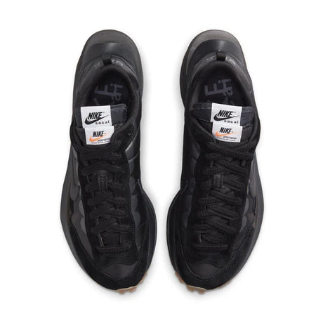 Nike Vaporwaffle sacai Black Gum