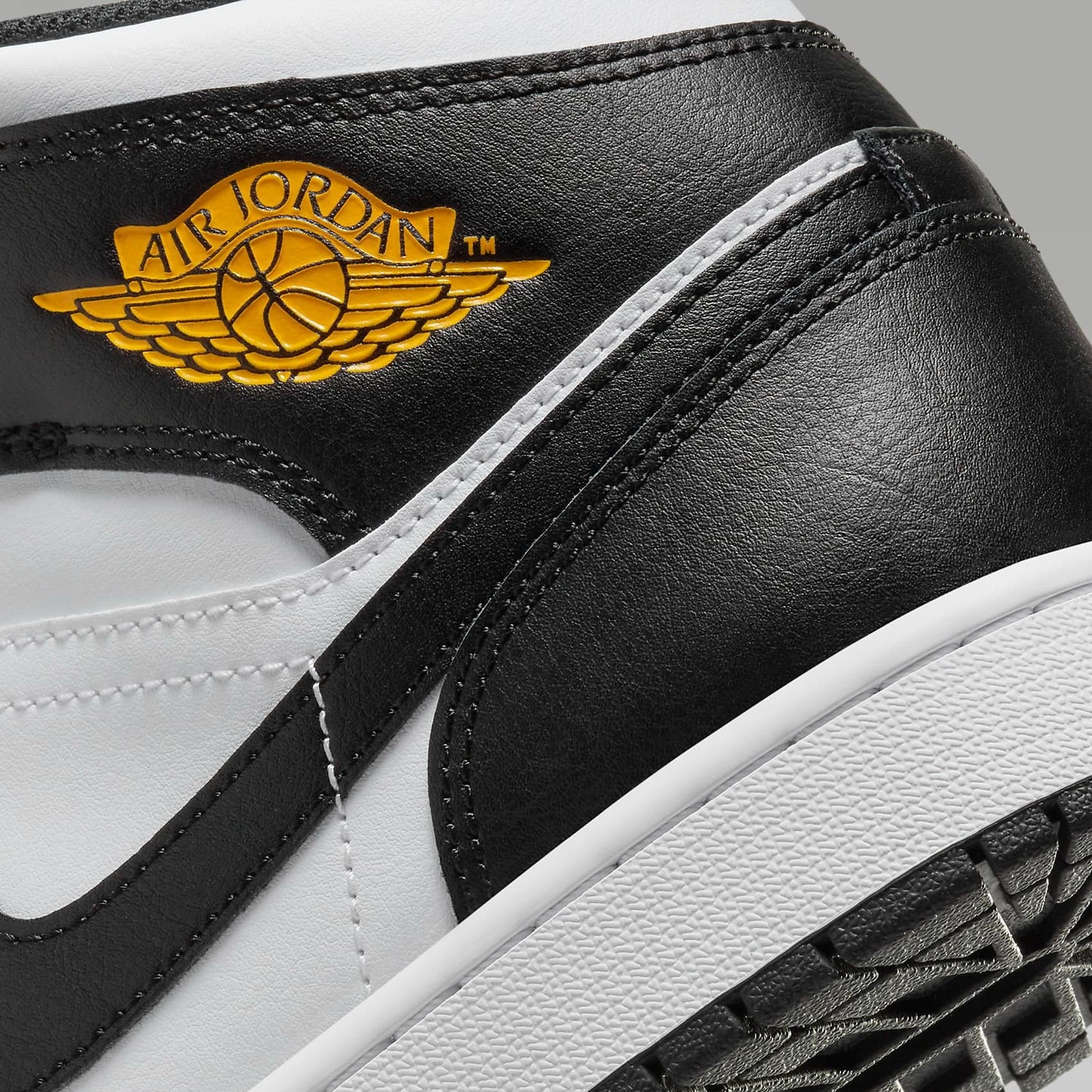 Jordan 1 Mid Yellow Ochre