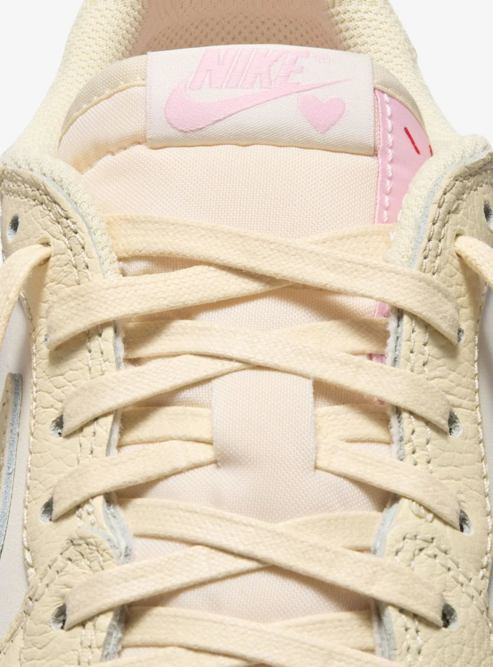 AIR JORDAN 1 LOW X TRAVIS SCOTT “SHY PINK”