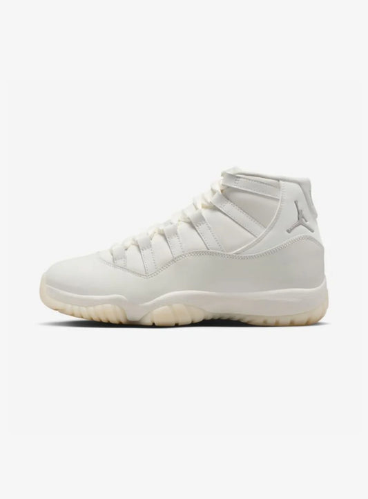 AIR JORDAN 11 RETRO PEARL (W)