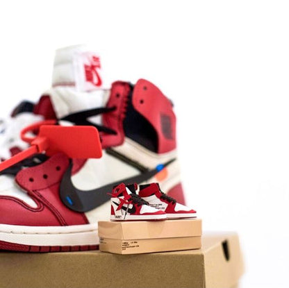 Keychai Jordan 1 Retro High x Off-White Chicago