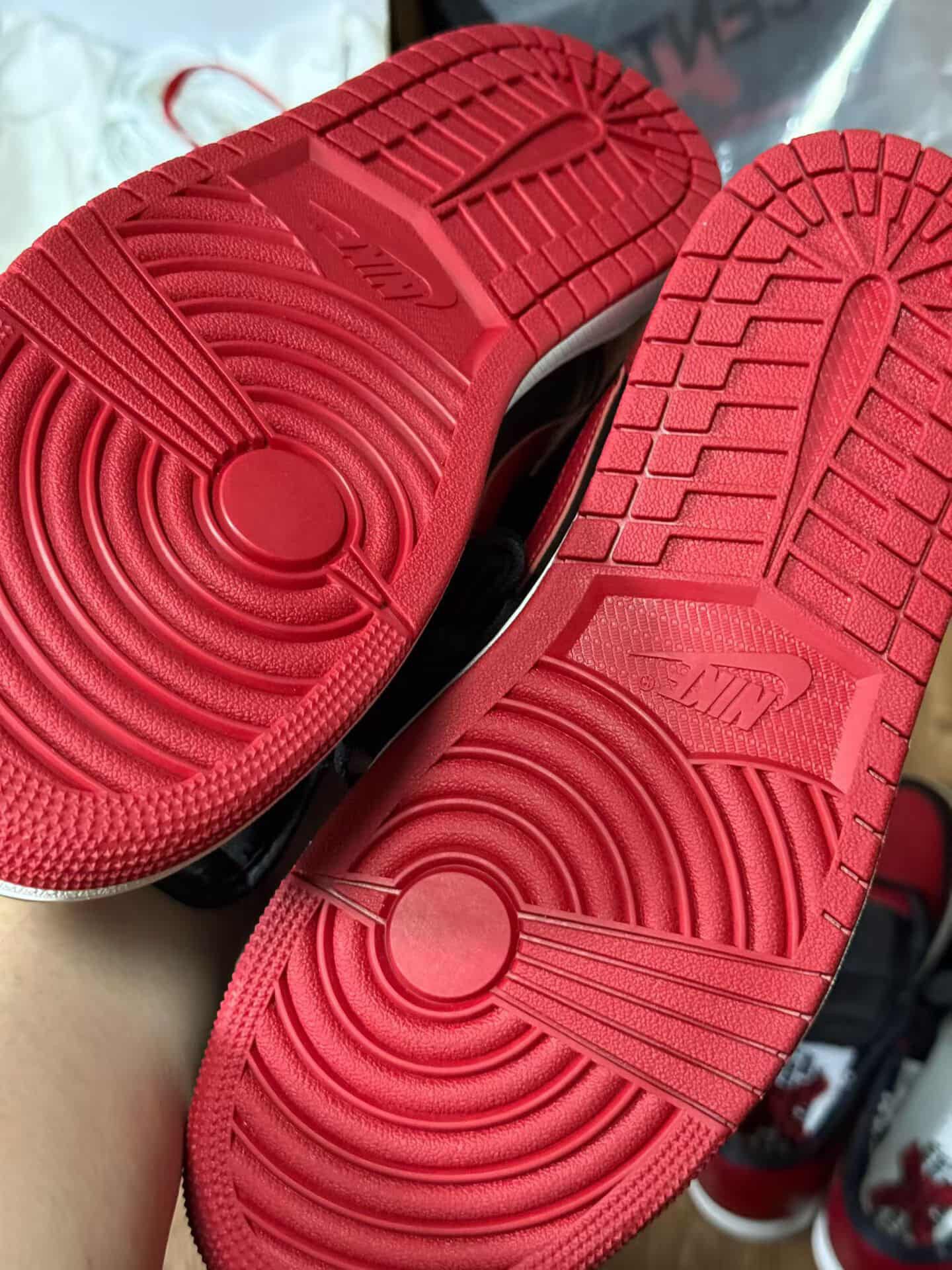 AIR JORDAN 1 LOW BANNED