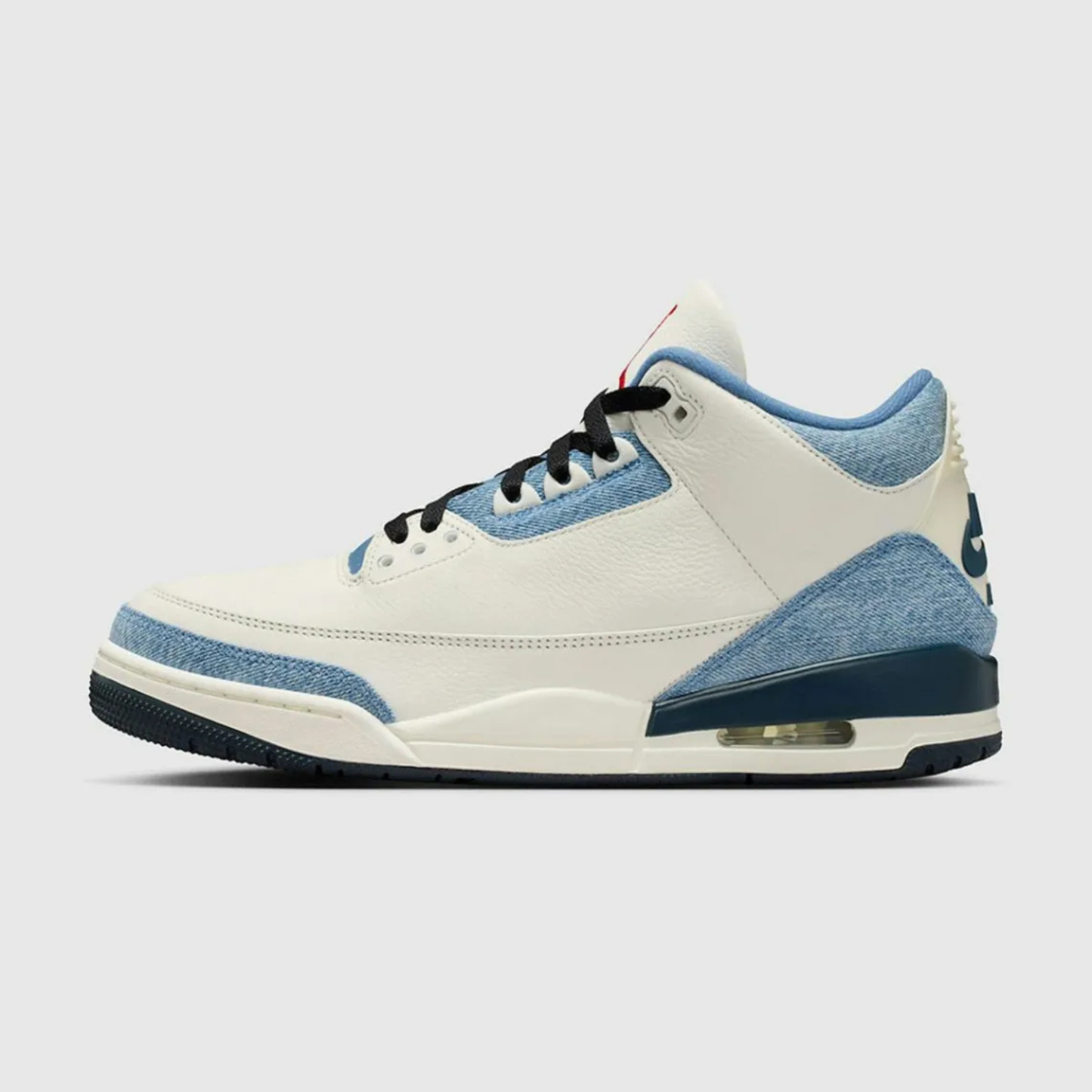 AIR JORDAN 3 x LEVI’S ALL-STAR LA