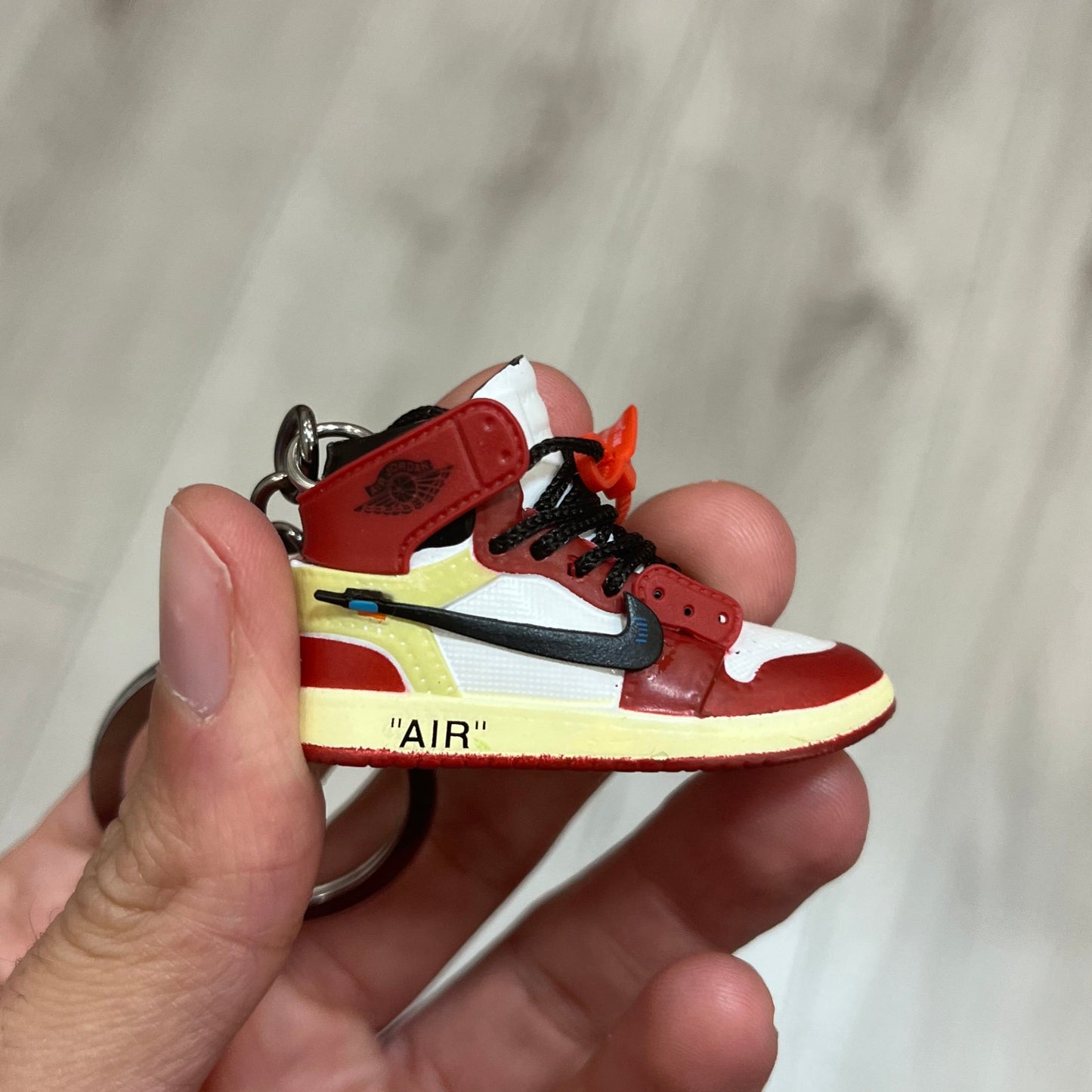 Keychai Jordan 1 Retro High x Off-White Chicago