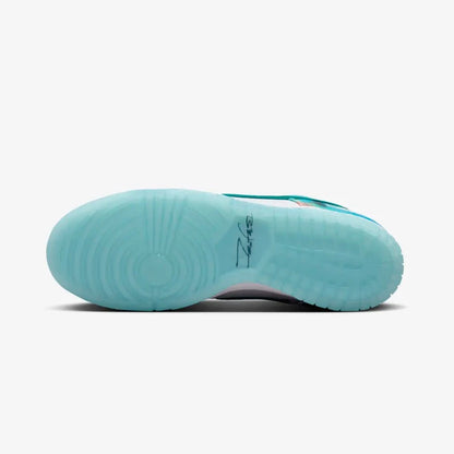 Nike SB Dunk Low SB x Futura Laboratories