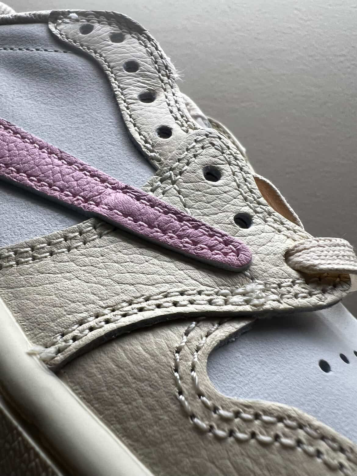AIR JORDAN 1 LOW X TRAVIS SCOTT “SHY PINK”