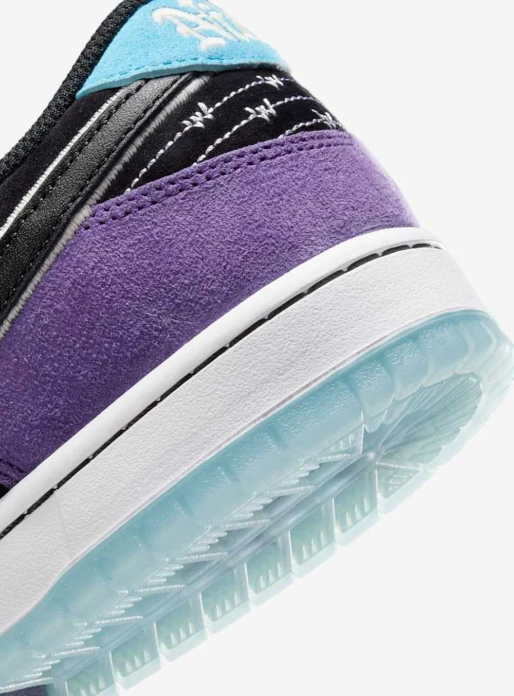 NIKE SB DUNK LOW PRO HAYLEY WILSON BLACK COURT PURPLE