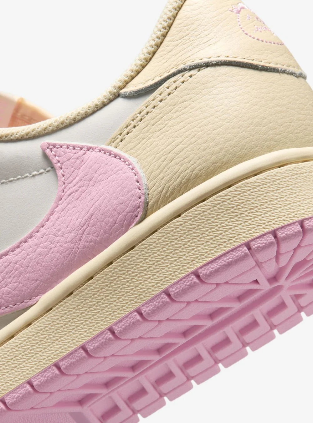 AIR JORDAN 1 LOW X TRAVIS SCOTT “SHY PINK”