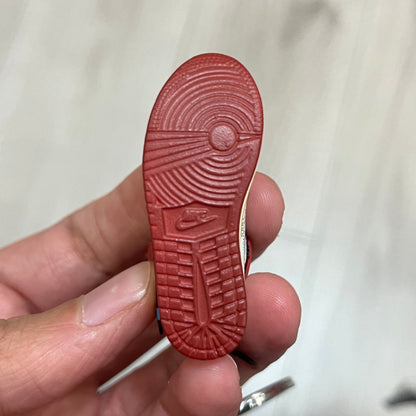 Keychai Jordan 1 Retro High x Off-White Chicago