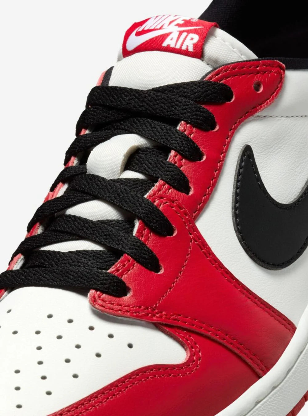 AIR JORDAN 1 RETRO LOW OG CHICAGO (2025)