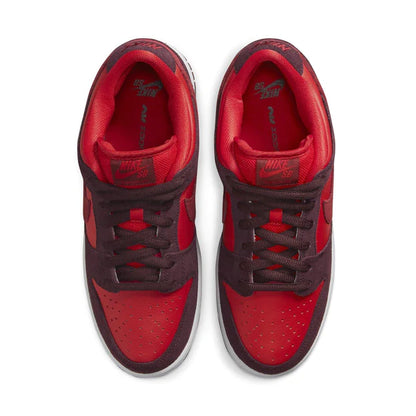 Nike SB Dunk Low Cherry