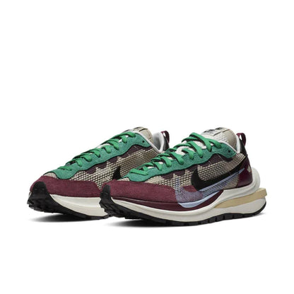 Nike Vaporwaffle sacai Villain Red Neptune Green