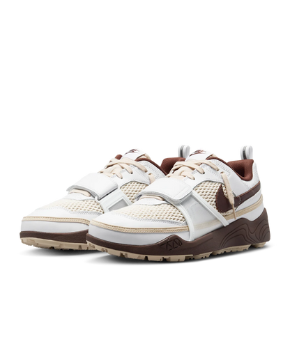 Zoom Field Jaxx Travis Scott White and Light Chocolate
