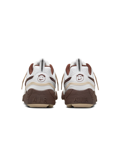 Zoom Field Jaxx Travis Scott White and Light Chocolate
