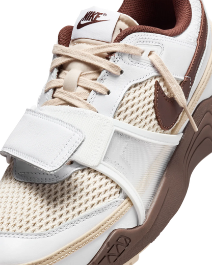 Zoom Field Jaxx Travis Scott White and Light Chocolate